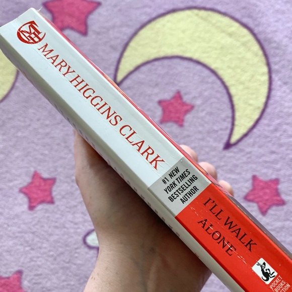 I’ll Walk Alone by Mary Higgins Clark Book - Picture 2 of 6